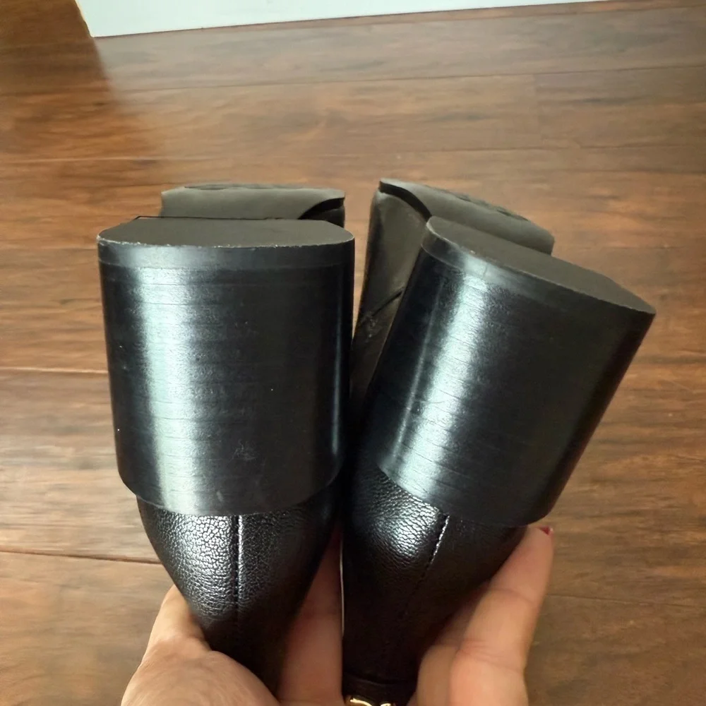AEROSOLES NWT Ortona Black Ankle Boots with Gold Zippers &Block Heel -Size 5.5