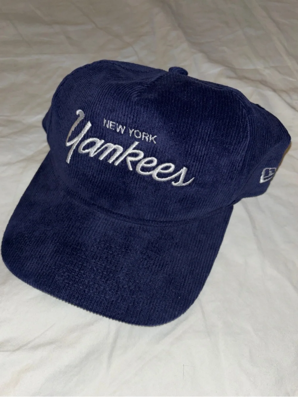 New Era Corduroy New YorkYankees Script SnapBack Cap - OS