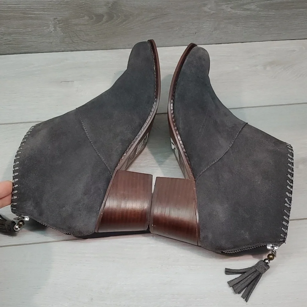 Toms Women Leila Castlerock Zip Tarssel Comfort Ankle Heels Booties shoes 9.5