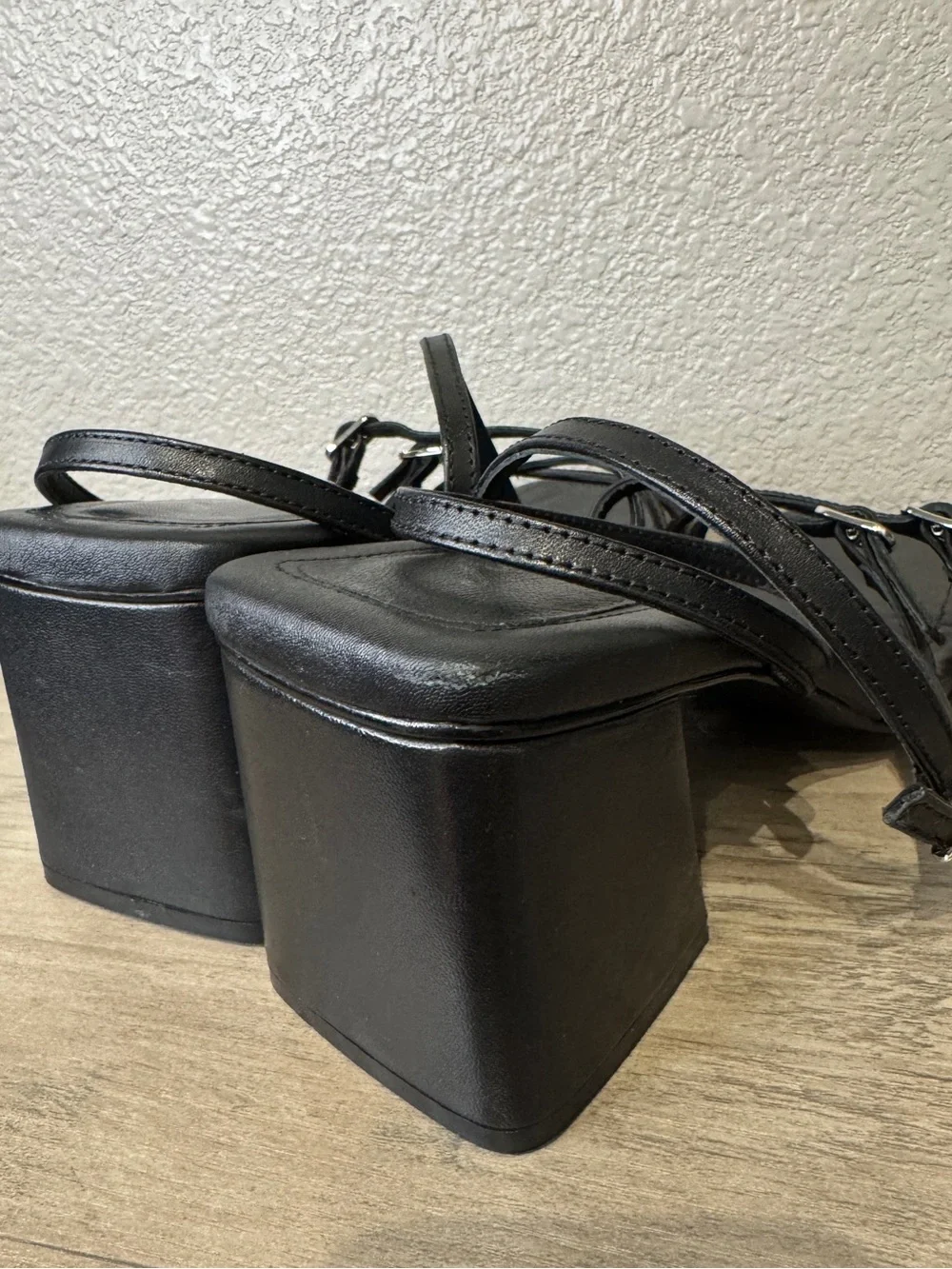 Free People Niki Strappy Block Heel Sandals Black Leather Buckle Size 40