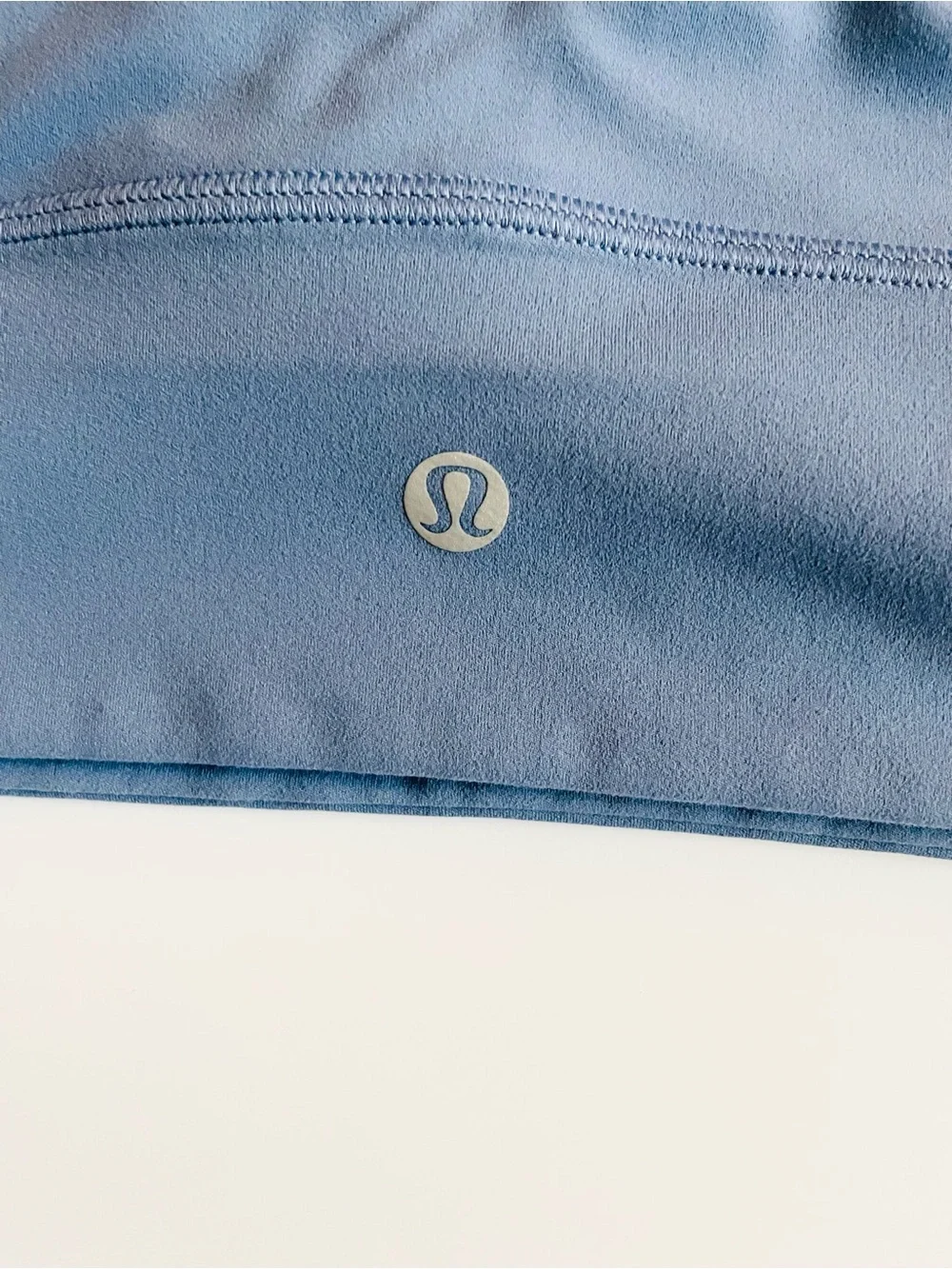 Lululemon SIZE 8 Align Vneck light support bra in blue