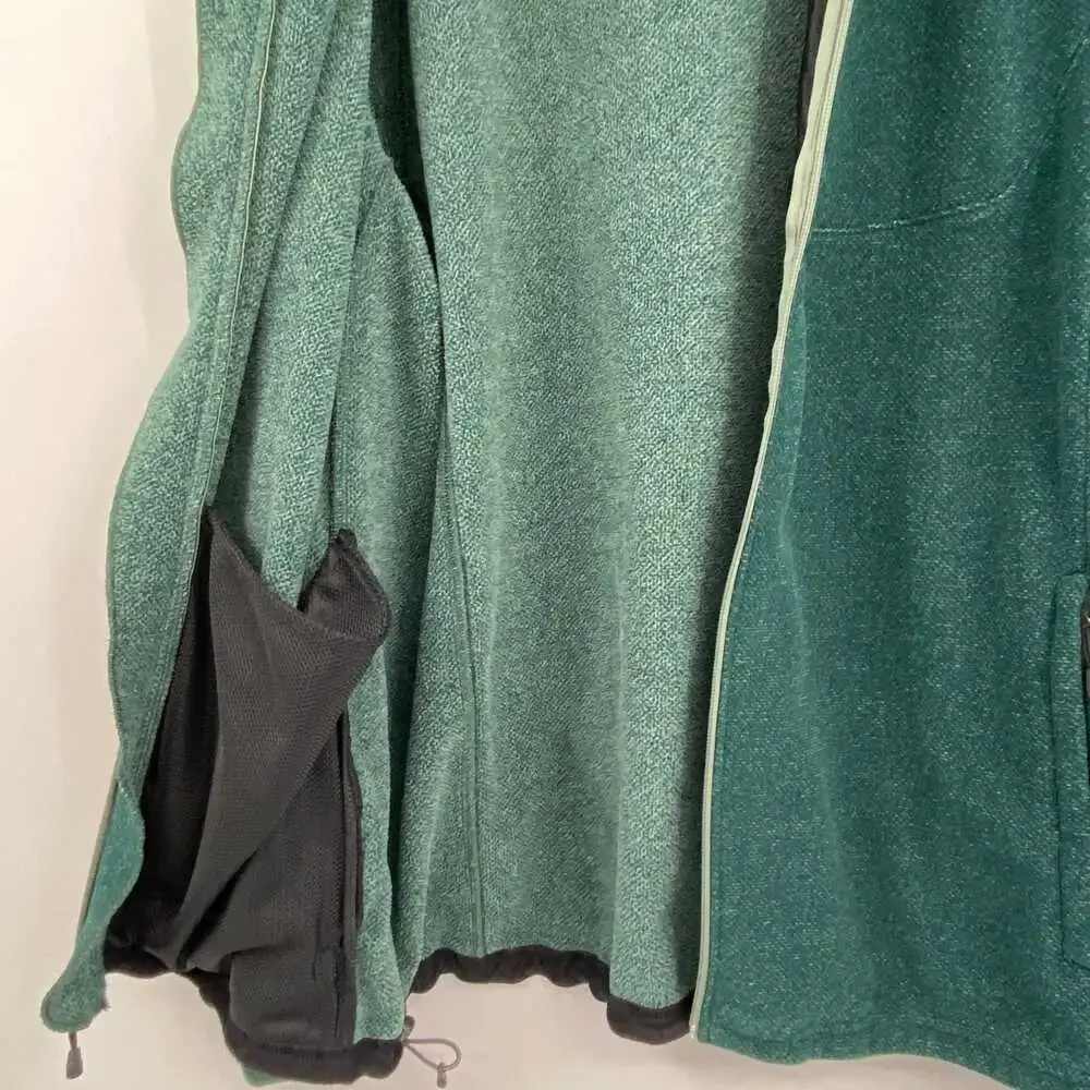 Mountain Hardwear cozy warmth