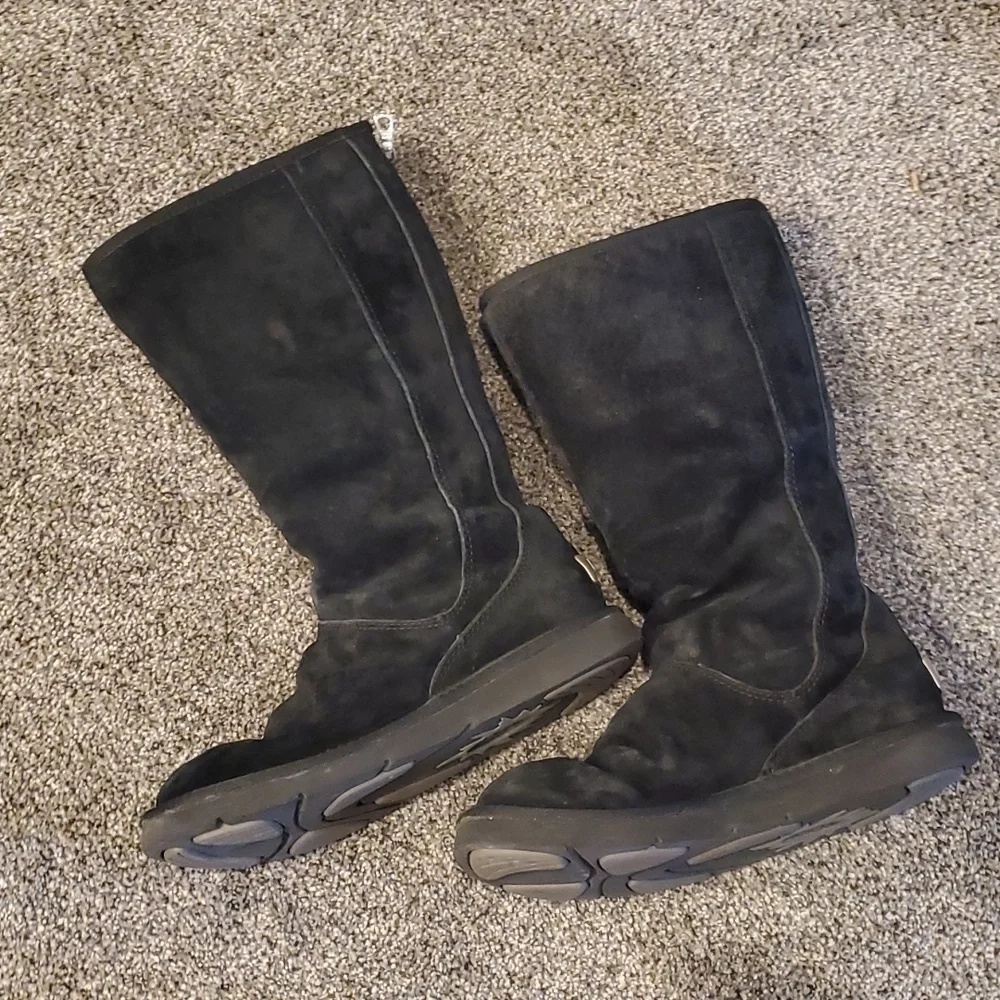Ugg Boots F3009H size 7 women tall side zipper genuine sheepskin  leather
