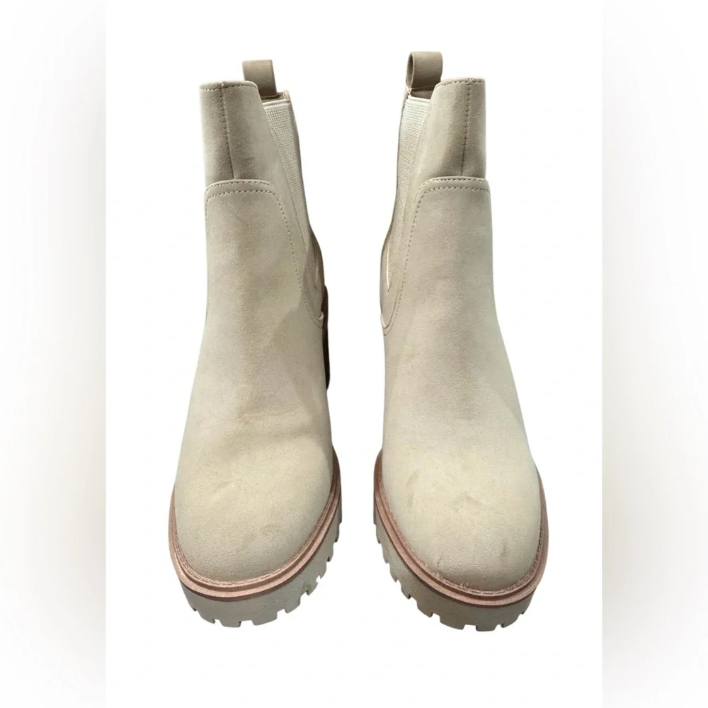 MIA boots sole