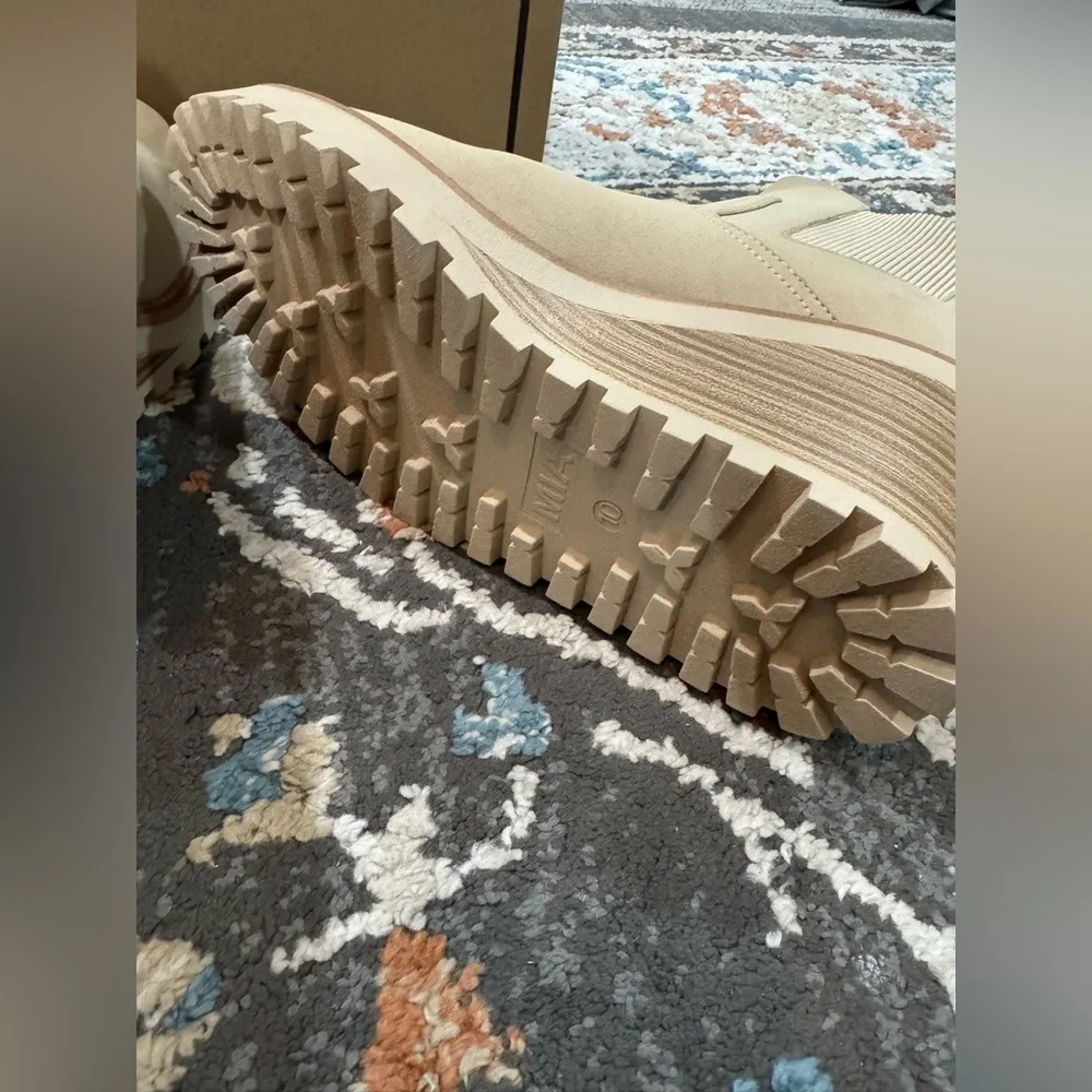 MIA corin beige casual