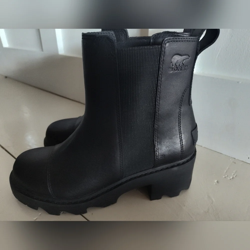 Sorel NWOT Women's Black Joan Now Round Toe Pull On Chelsea Boot | Sz 9.5