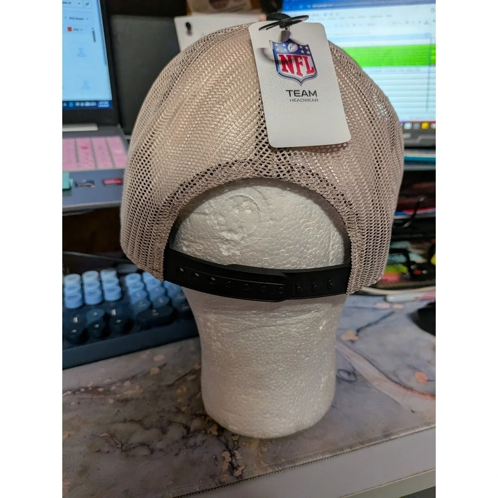 NFL Team Headwear complemented panel gear