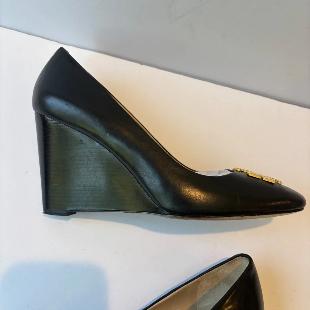 Tory Burch Black Leather Gold Logo Wedge Pumps Heels Size 8.5
