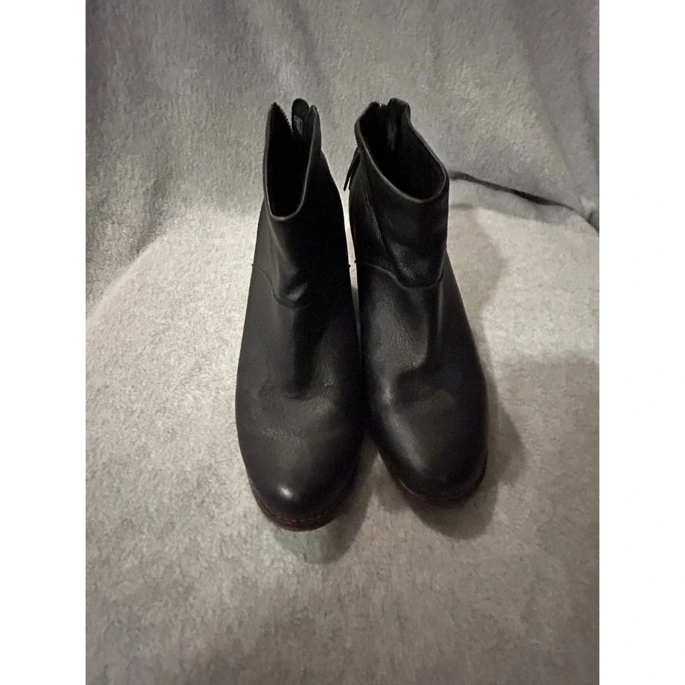 TOMS Black‎ Leather Tassel Back Zip Ankle Booties Stacked Heel Womens 9M