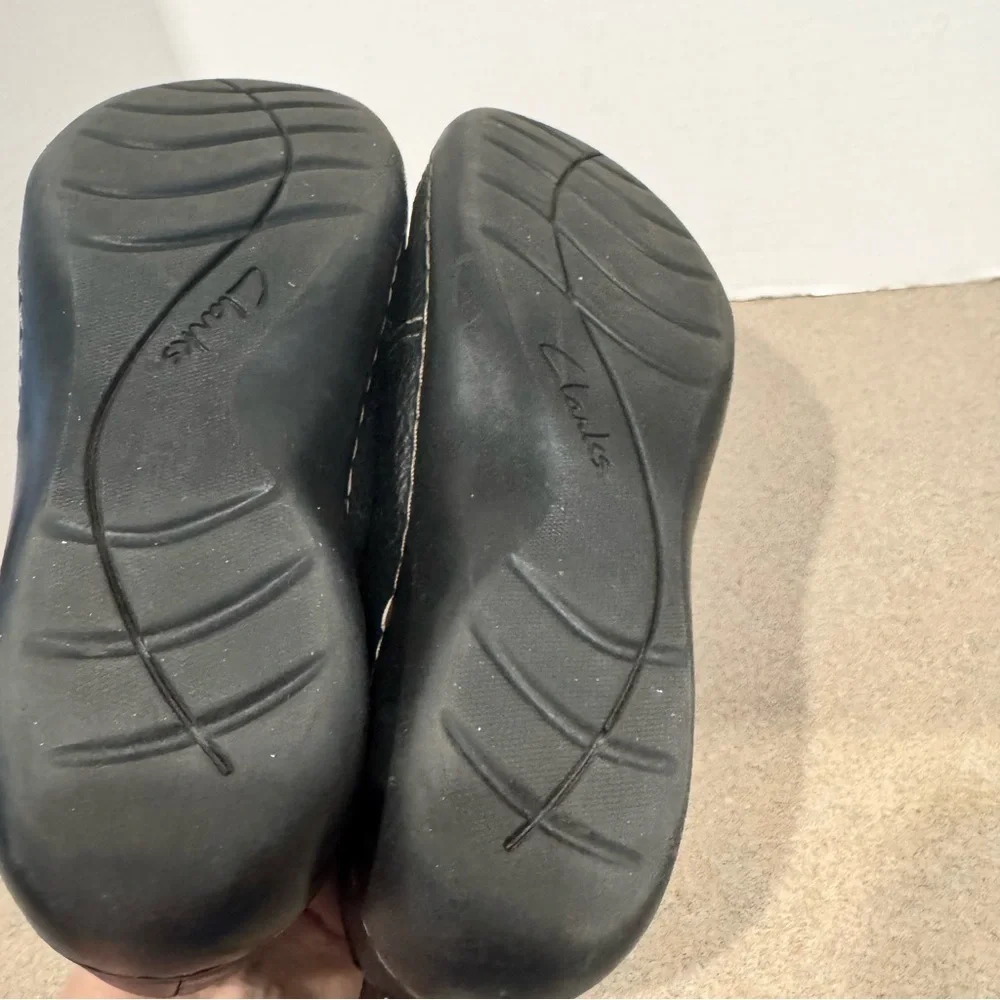 Clarks leather uppers