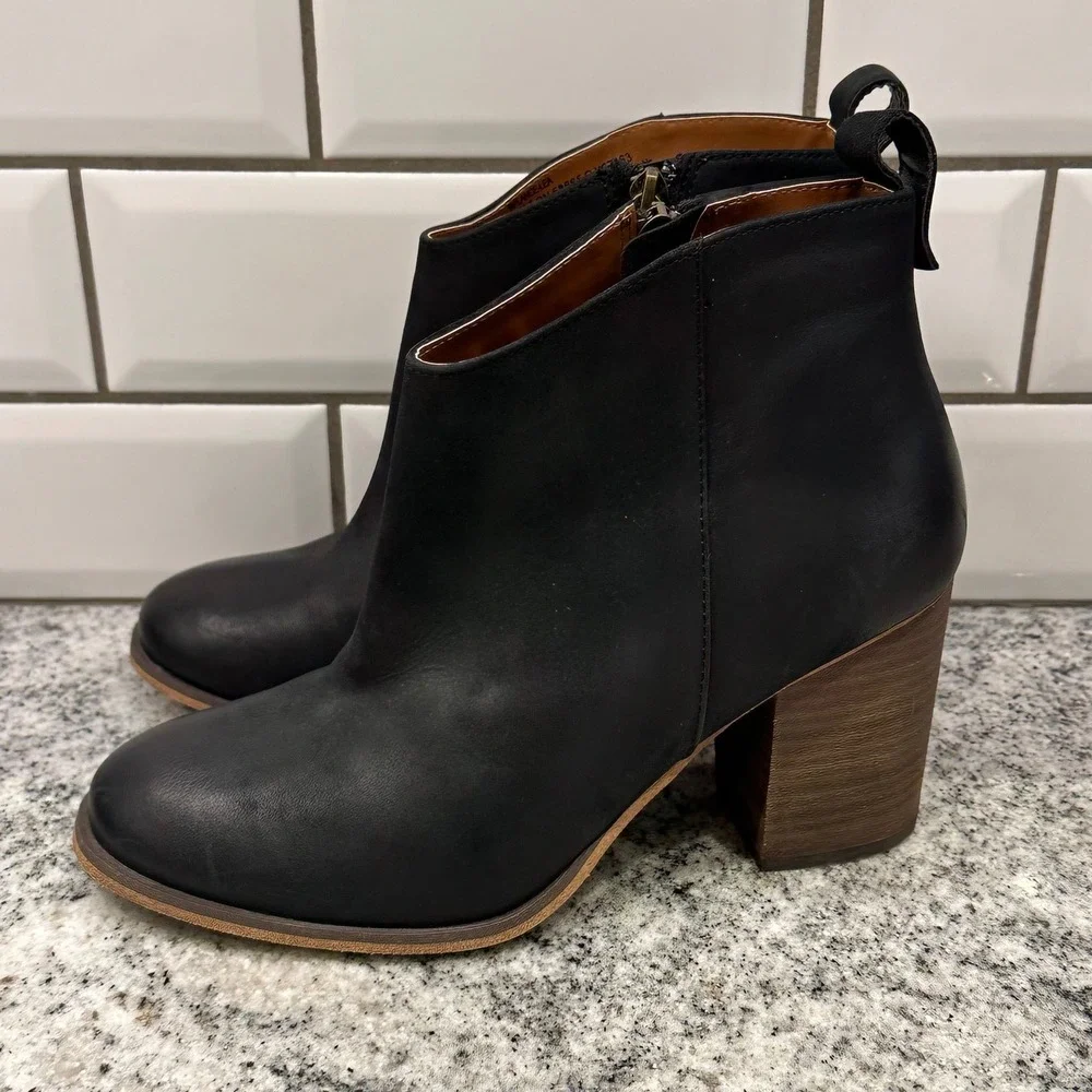 BP. Women 8.5 Lance Leather Ankle Booties Black Stacked Block Heel Side Zip