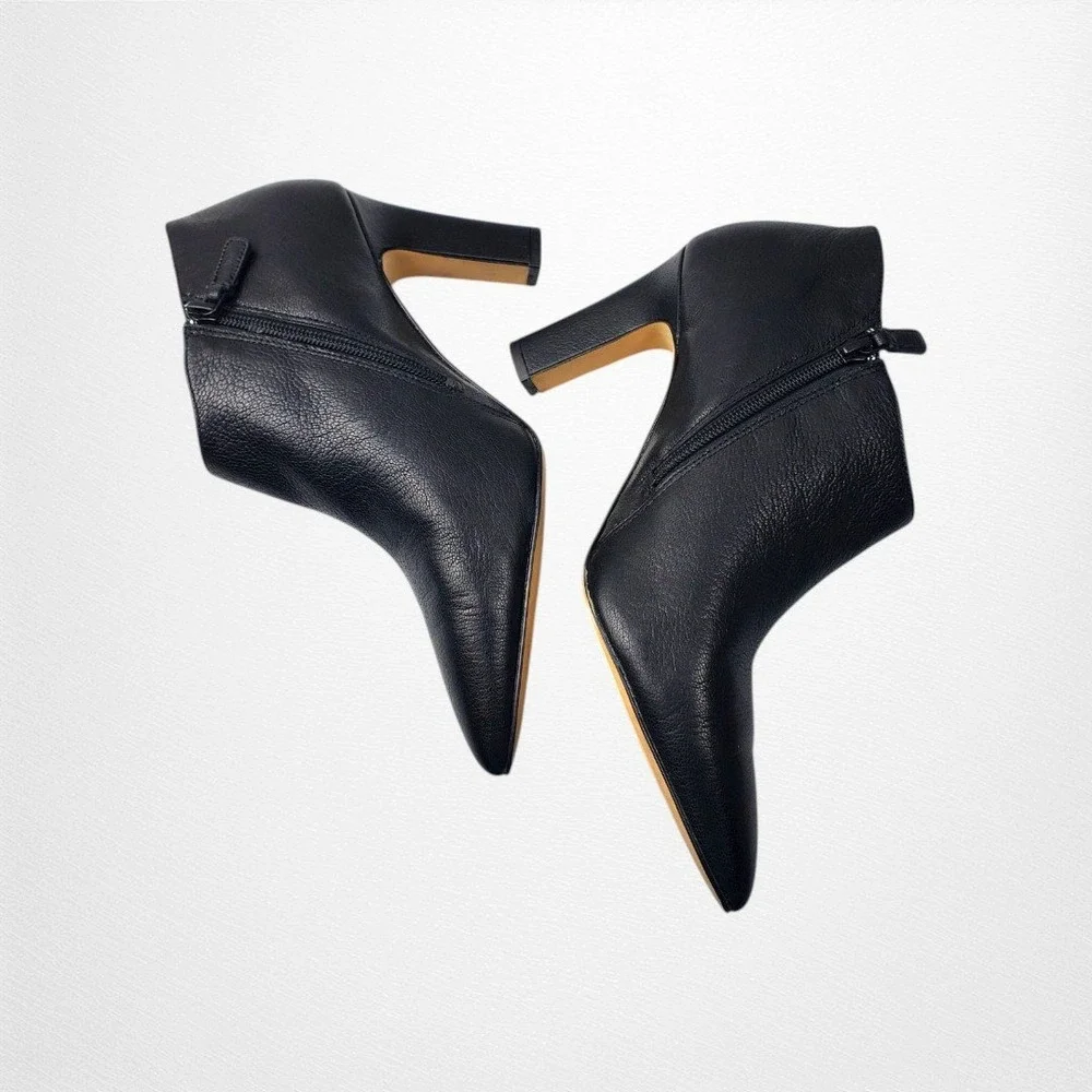 Cole Haan sleek closure professional