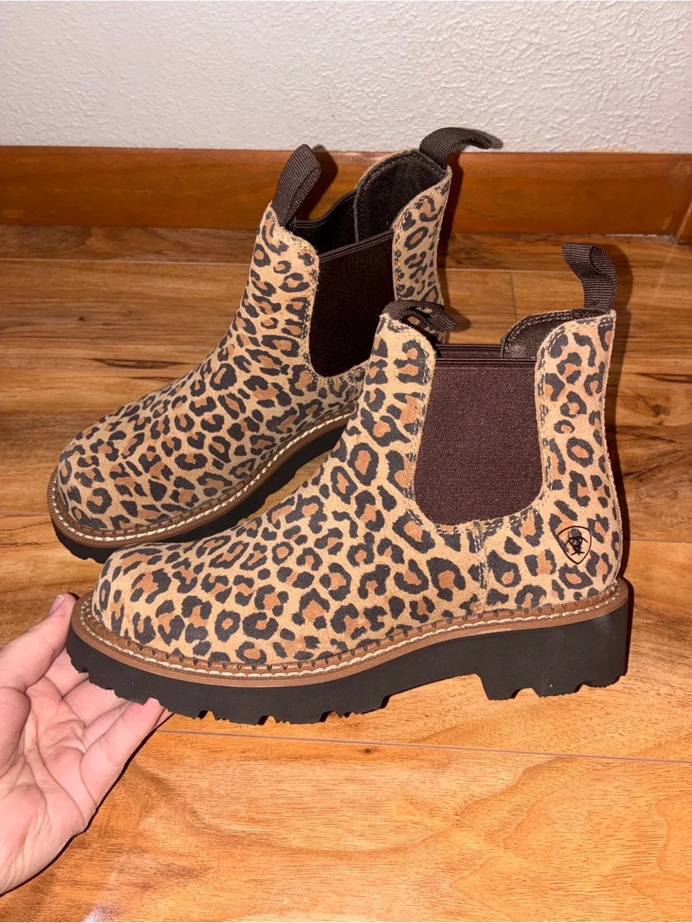 Ariat Women's Fatbaby Twin Gore Chelsea Western Boots, Cheetah print- size 6.5 B