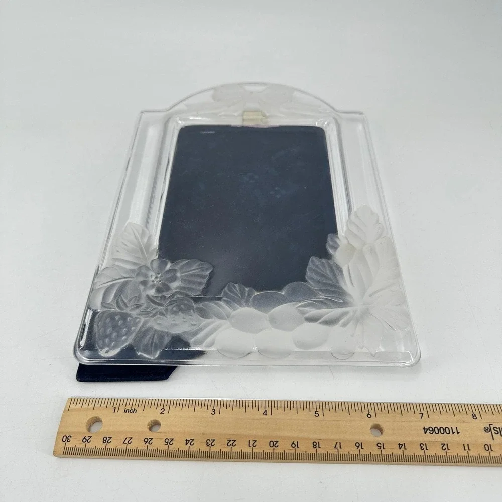 Vintage‎ Frosted Crystal 5x7 Picture Frame Bow Strawberry Cottagecore Decor