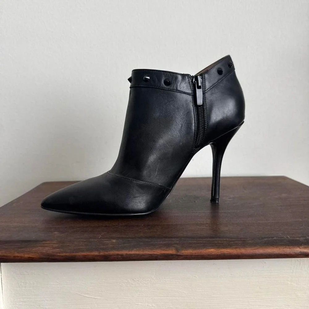 N/A black leather