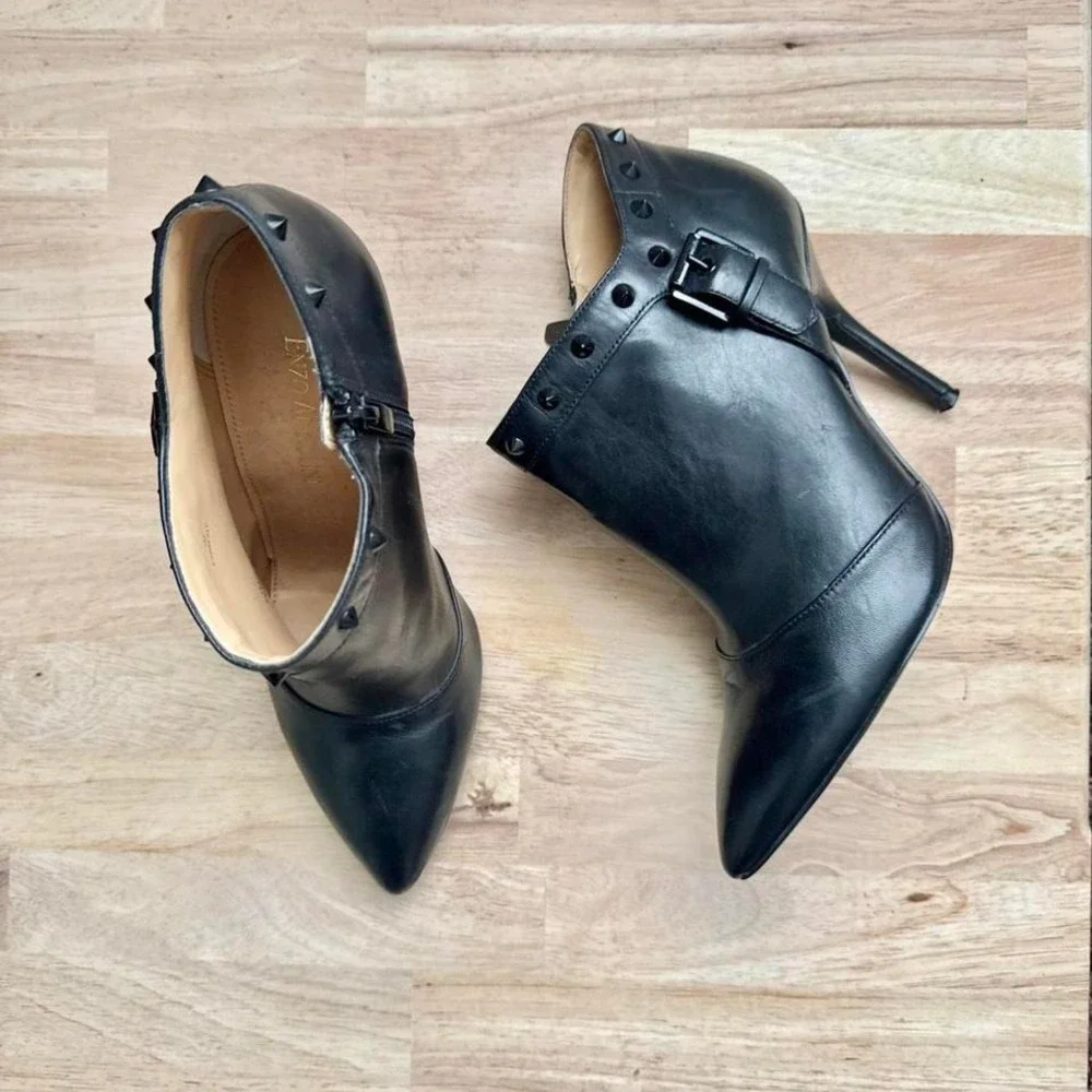 N/A black leather