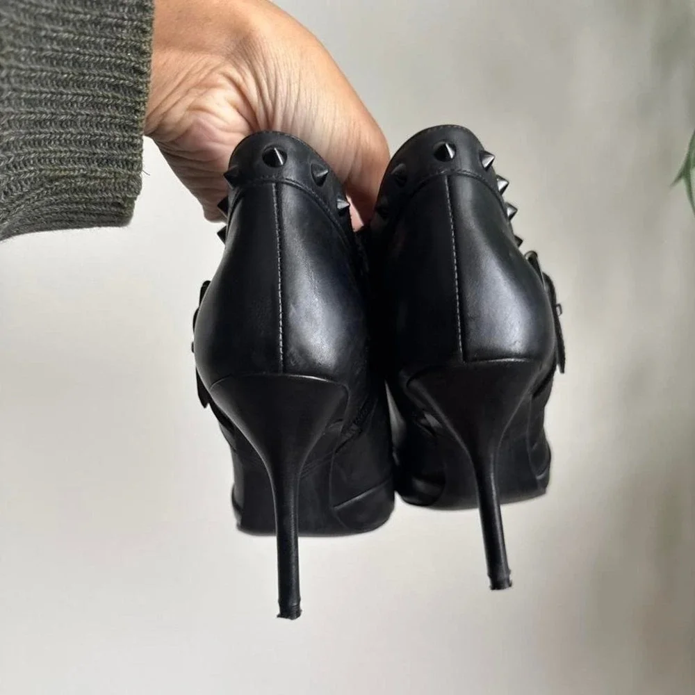 N/A black leather