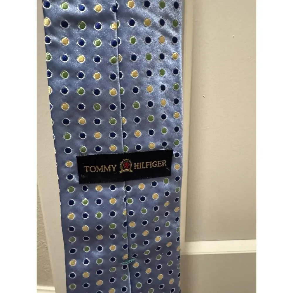 Tommy Hilfiger‎ 100% Silk Designer Neck Tie – Light Blue/Navy Blue Polka Dots