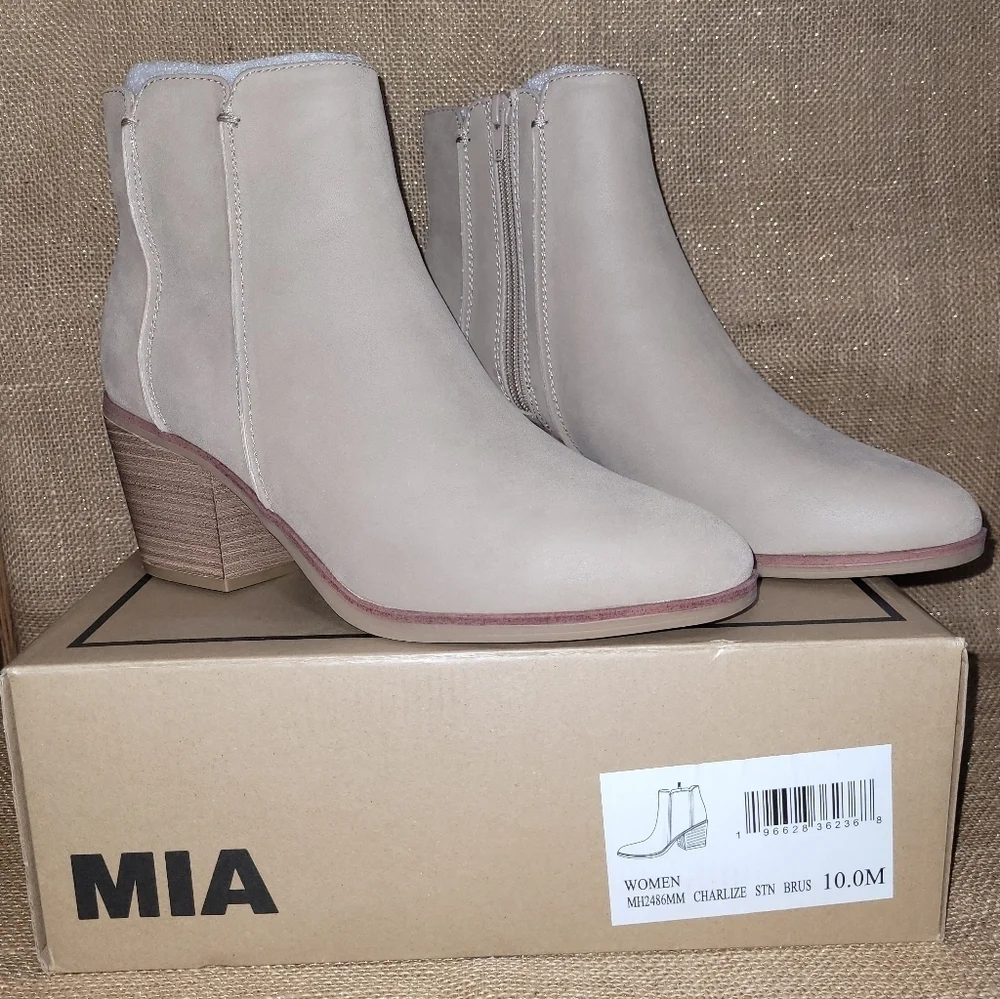 Mia Women's Sz 10 Side Zip Ankle‎ Boots Tan Faux Leather Stacked Heel New In Box