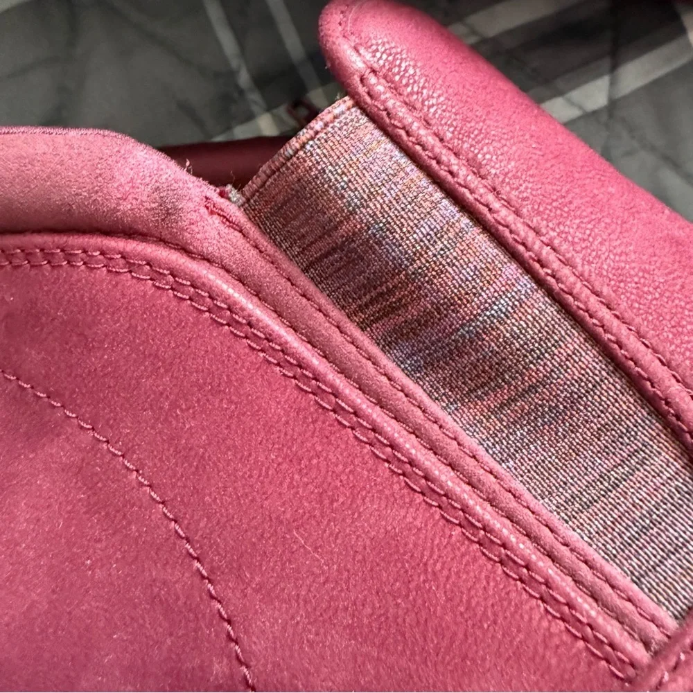 Clarks stylish burgundy