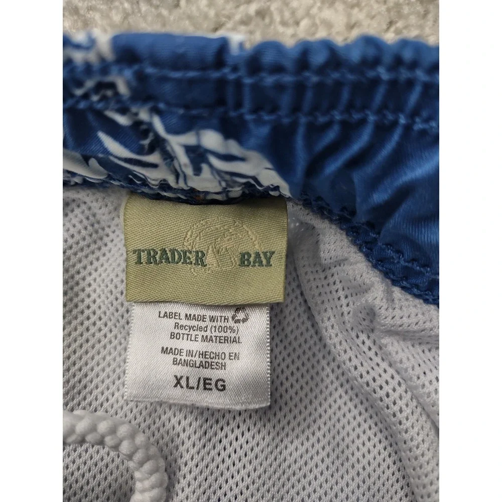 Men's Swim Shorts Size XL Trader Bay ‎ Blue Hibiscus Hawaiian print Beachy