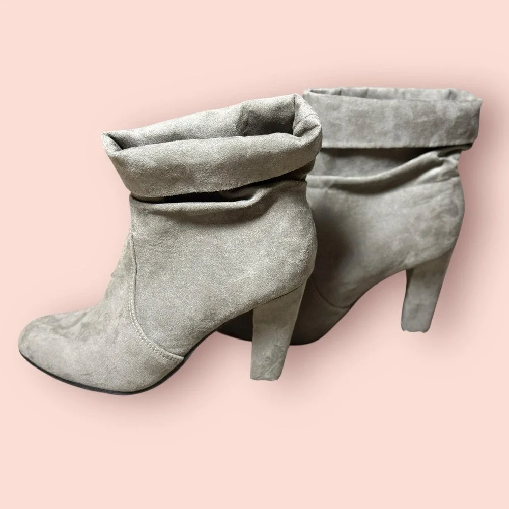 Express Taupe Faux Suede Heeled Booties‎ Womens 7 Fold Over Ankle Boots