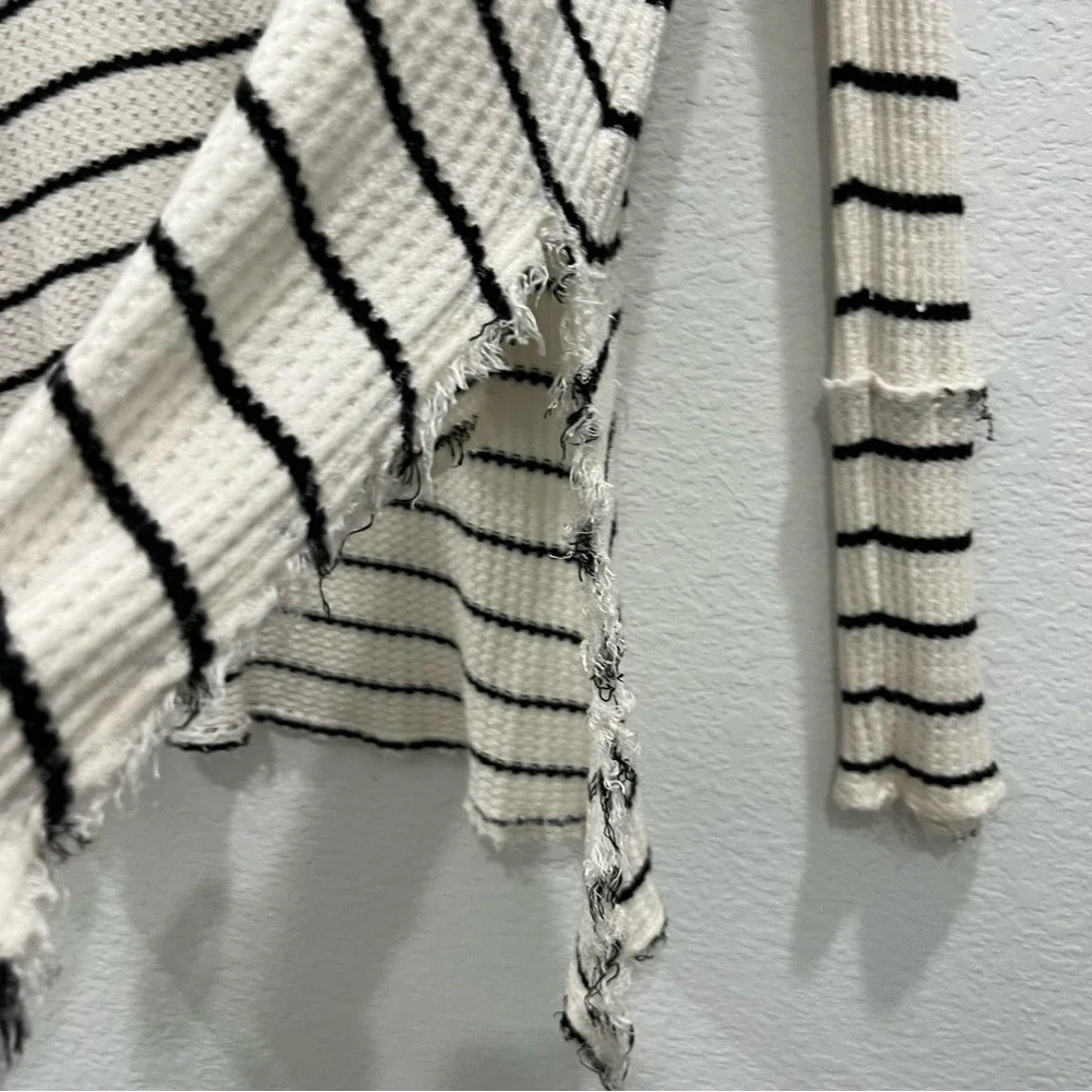 FREE PEOPLE Off White and Black Striped Flowy Boxy Oversized Tunic‎ XS Top
