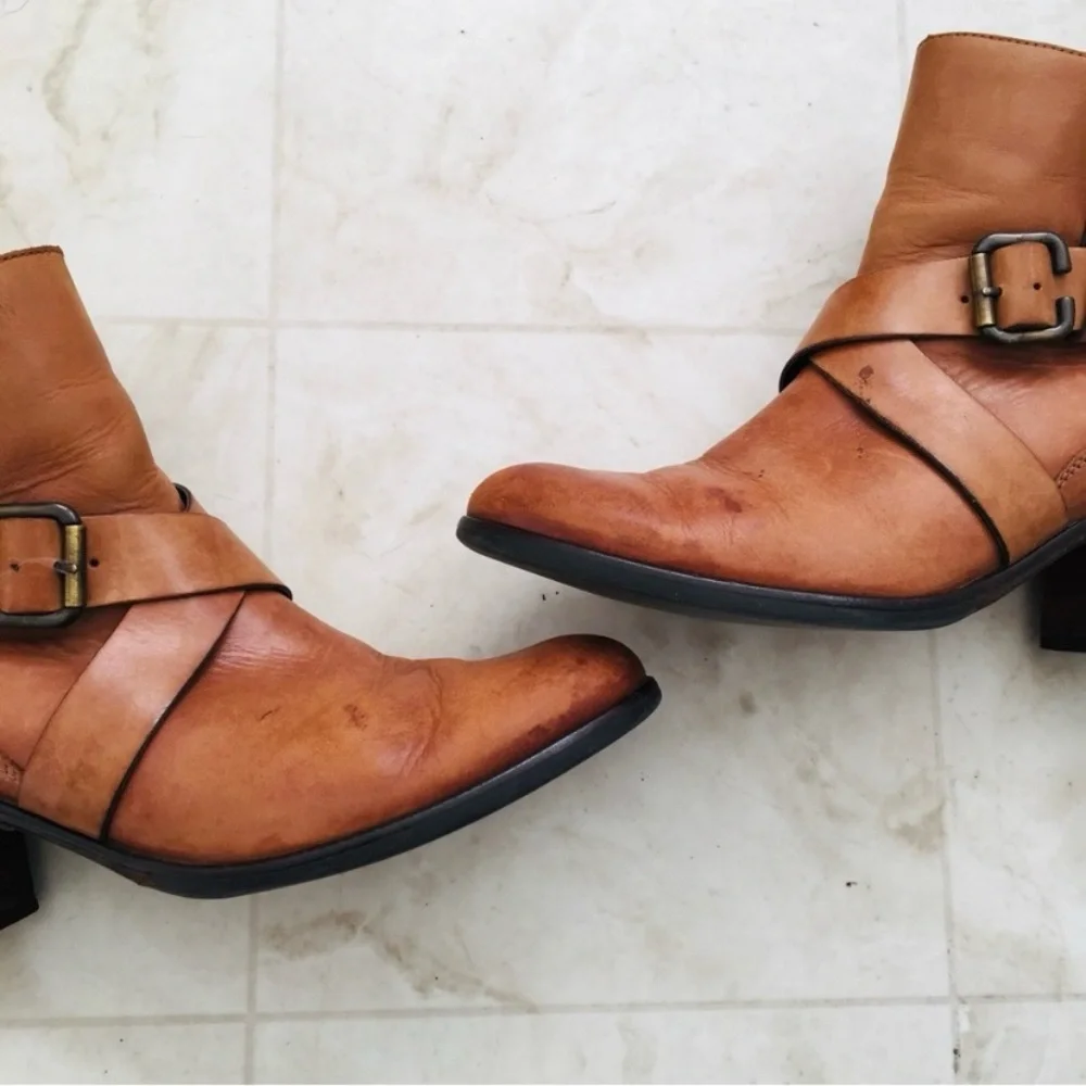 $439 Paul Green Brown Distressed Leather Buckle Block Heel Ankle Boots size 7.5