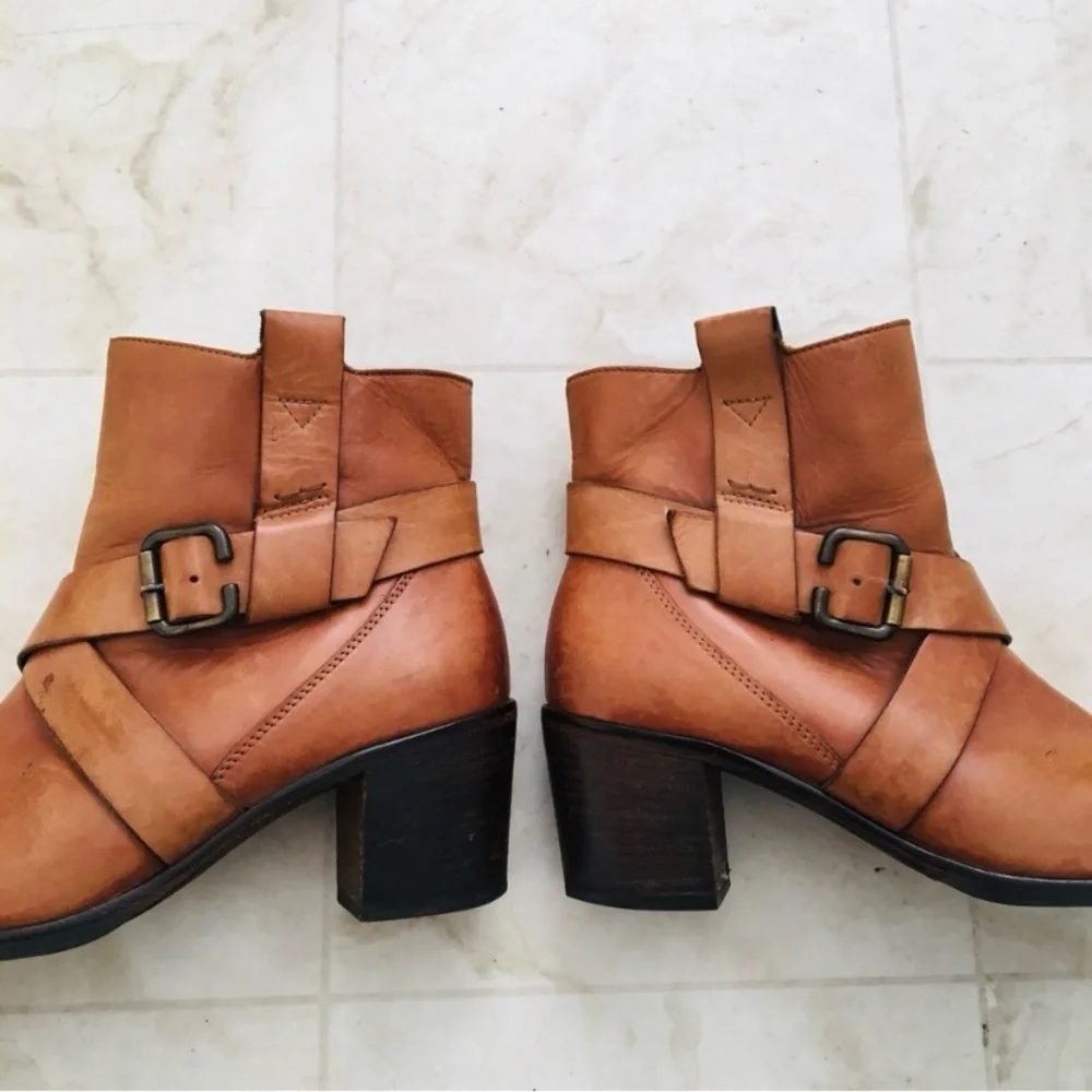 $439 Paul Green Brown Distressed Leather Buckle Block Heel Ankle Boots size 7.5