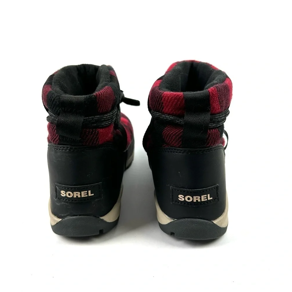 Sorel Whitney Short Ankle Boot 9 Red Dahlia Quilted Bootie‎ Womens