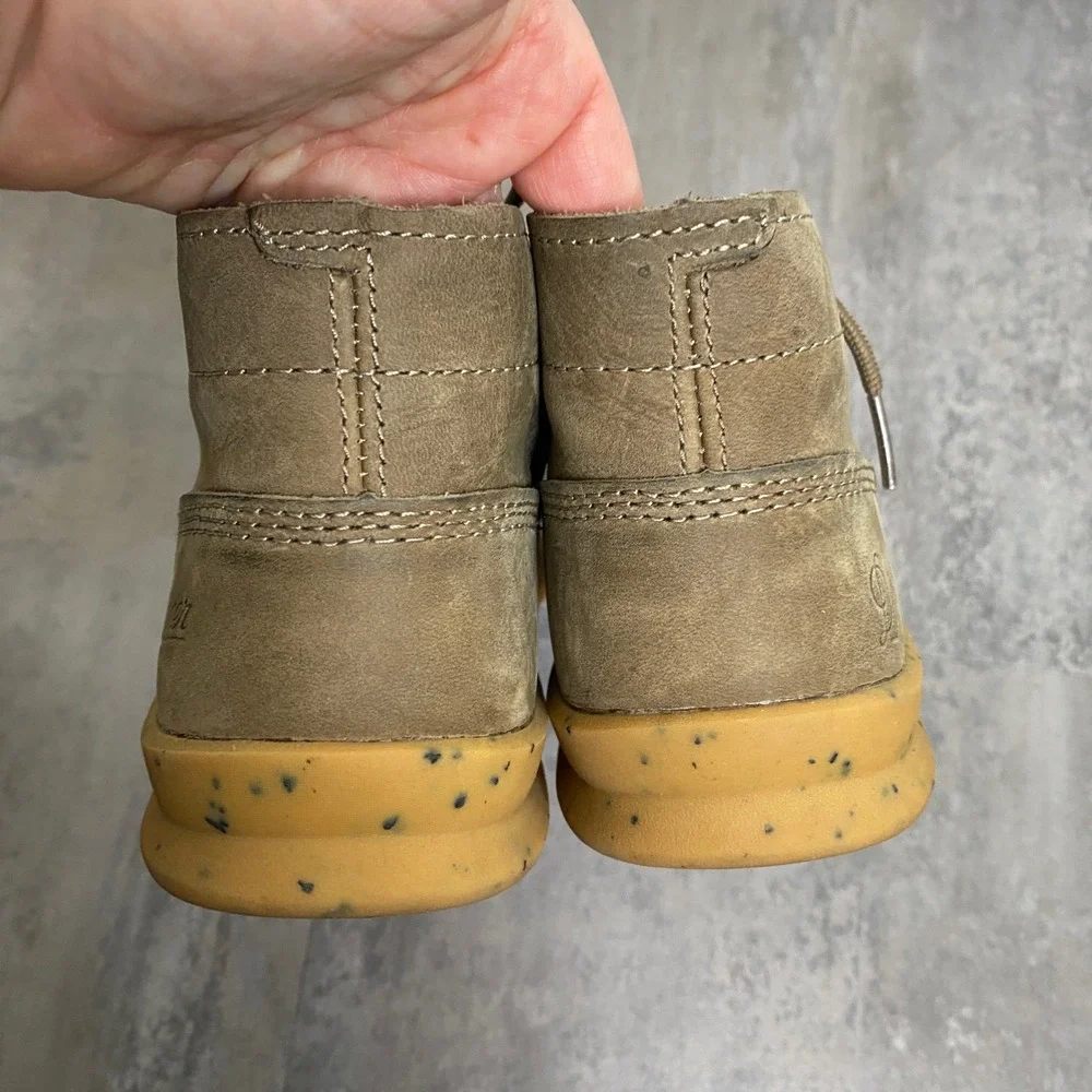Danner Women Pilgrim Chukka Timberwolf Suede‎ Ankle Boots Size 7