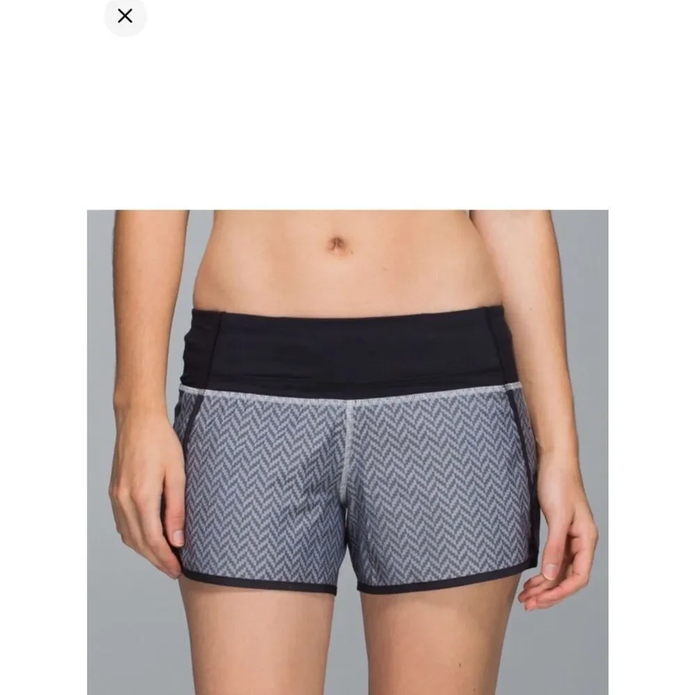 Rare Run Times lululemon athletica Black & Gray Patterned Women's Skort size 4