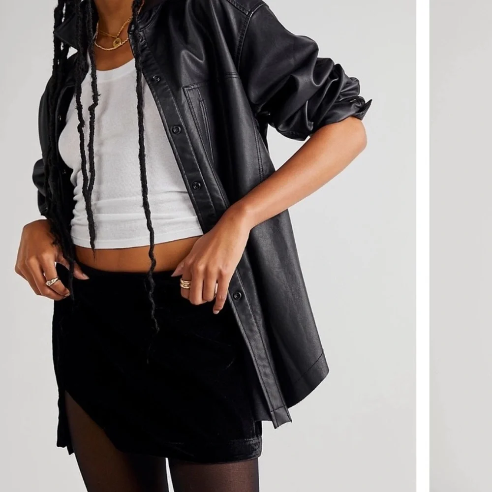 🆕‎ NWT Free People Annalise Velvet Mini Skirt / Black