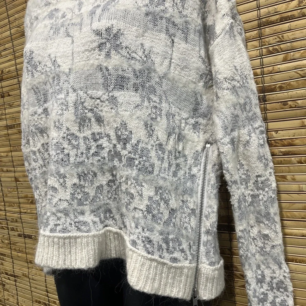Free People Womens Sweater Top Sz S Cream Gray Alpaca Blend Fuzzy Boat Neck Cozy