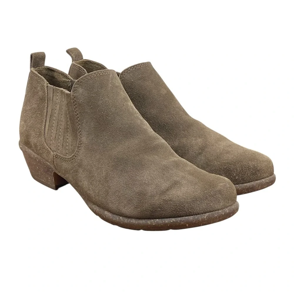 Clarks Wilrose Jade Chelsea Ankle Boots Women's Size 8 Taupe Suede Booties