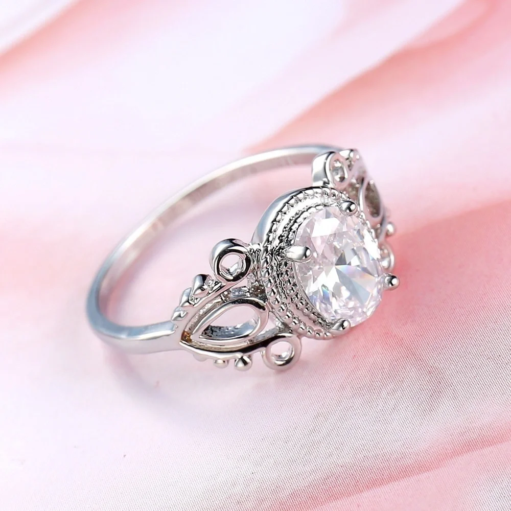 *HEAVENLY* Vintage Silver Zircon Fashion Ring Size 8