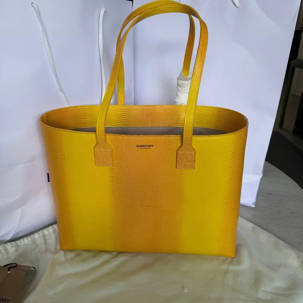 Burberry 16 leather tone