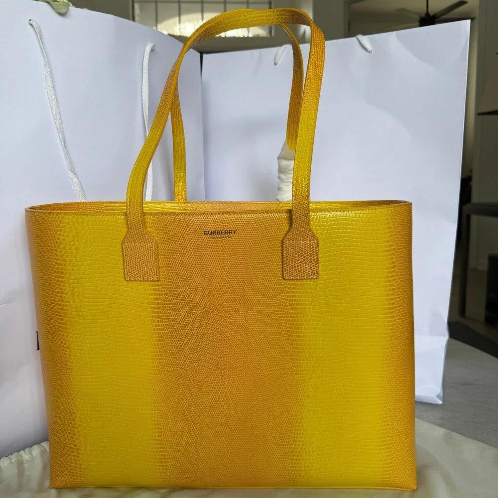 Burberry spacious logo length