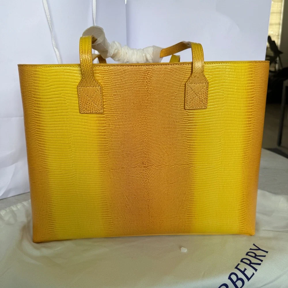 Burberry tags vibrant
