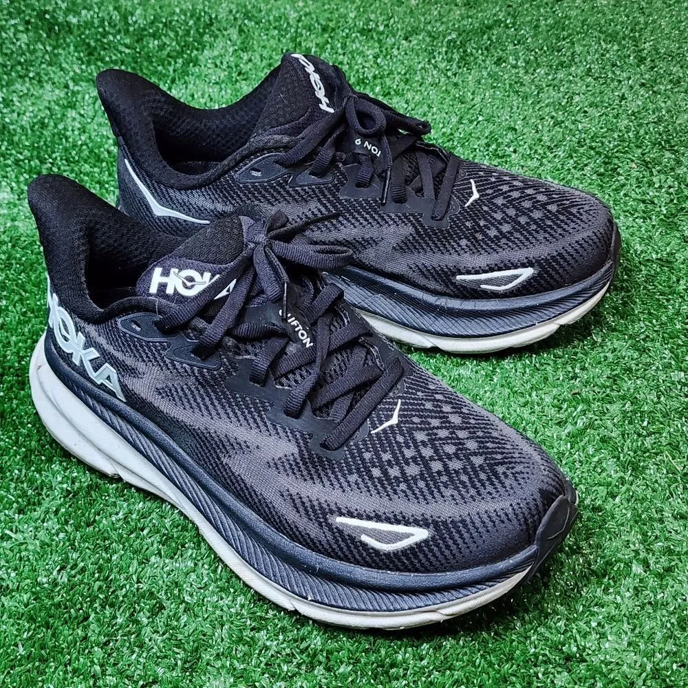 HOKA CLIFTON 9 - Womens Athletic Shoes - SIZE 7.B