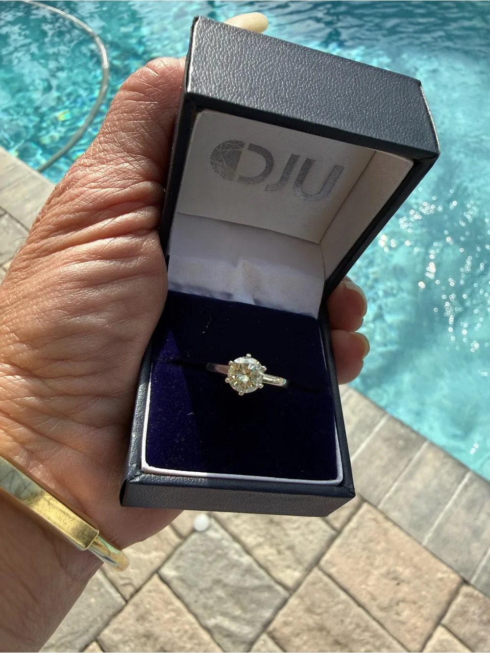 DJU vvs2 cut