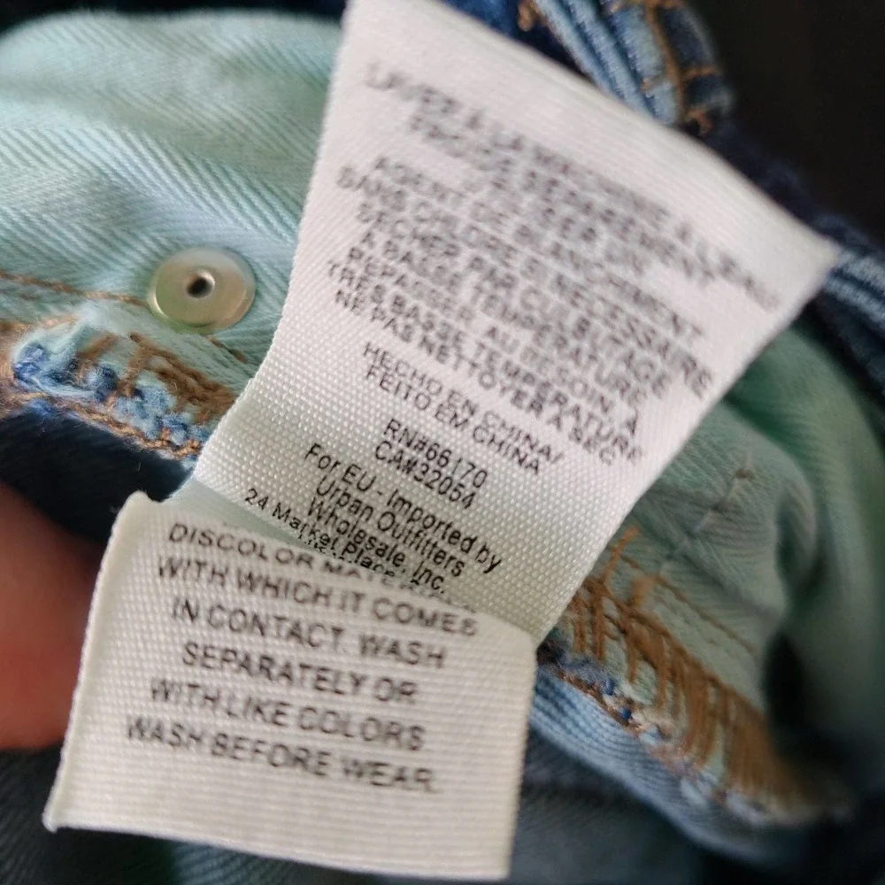 Free‎ People Cropped Flare destroyed jeans Size 24
