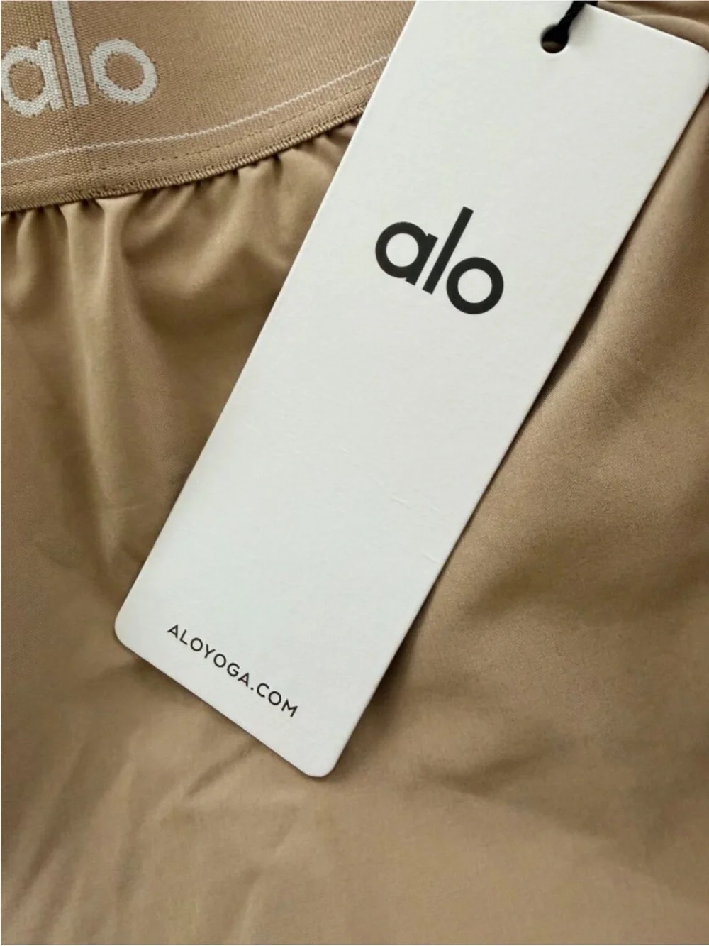 ALO Yoga out color fabric