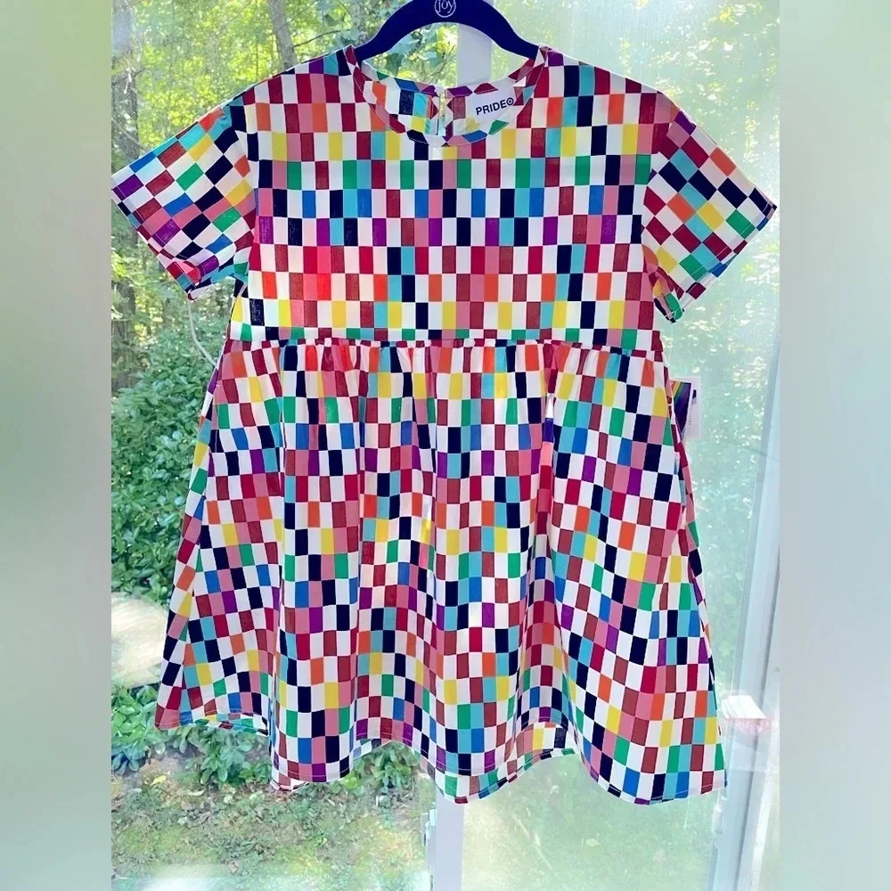 NWT Pride girls 8 crisp 100% cotton dress. Multi colors with hip pockets, s/s.