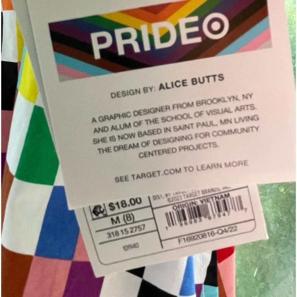 NWT Pride girls 8 crisp 100% cotton dress. Multi colors with hip pockets, s/s.