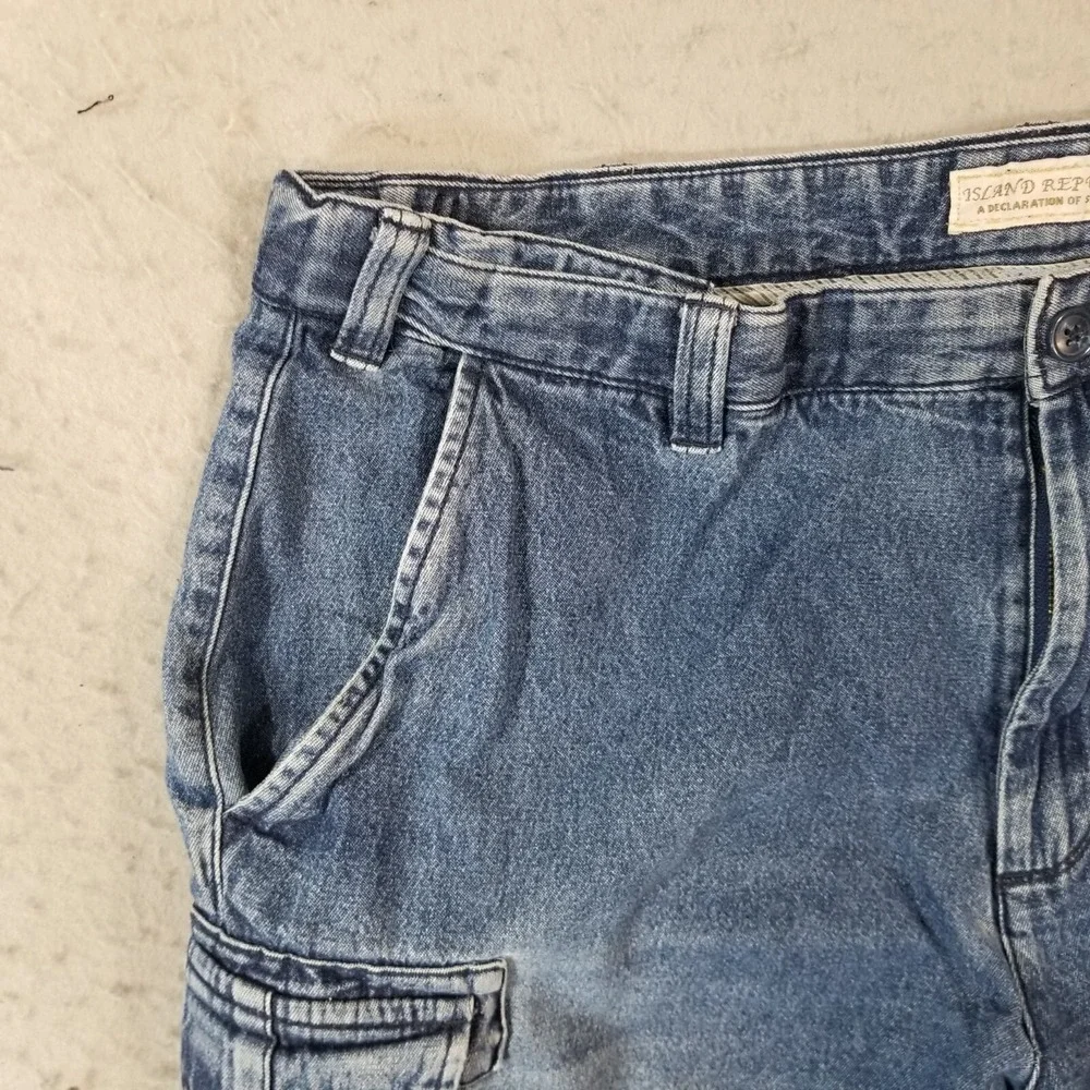 Island Republic good used