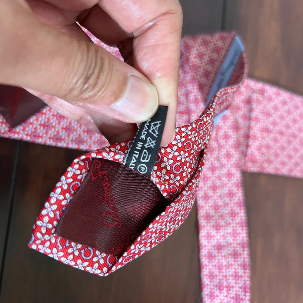 Salvatore Ferragamo Necktie Mens OS Red Excellent Gancini Horseshoe Floral Silk