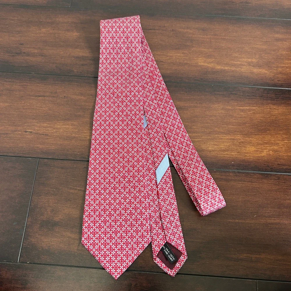 Salvatore Ferragamo Necktie Mens OS Red Excellent Gancini Horseshoe Floral Silk