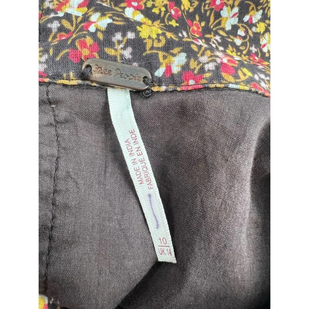Free People fabric closure elastic