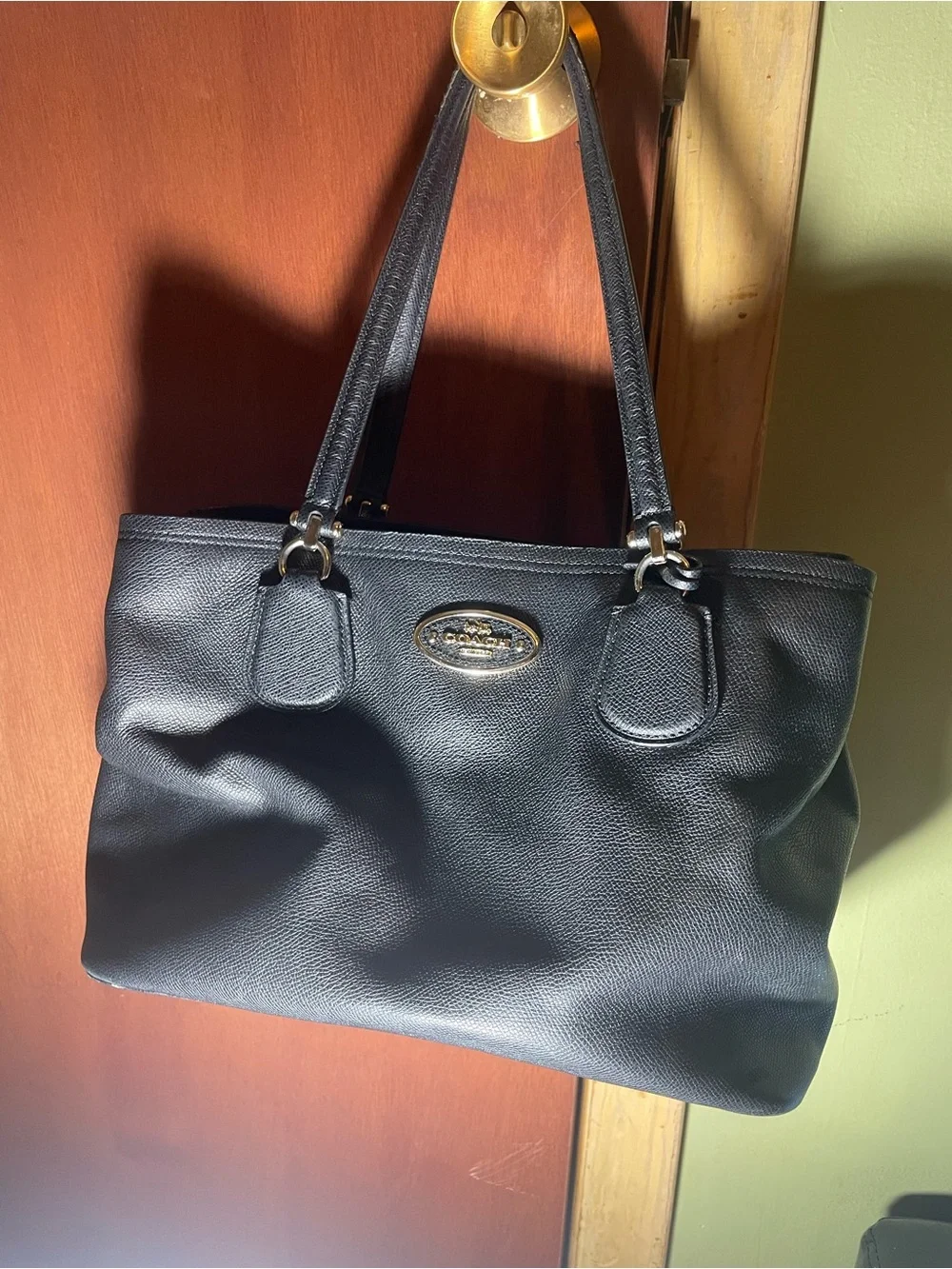 Wow!!! Coach Black Leather Tote Bag - like new. Lovely luxury purse.